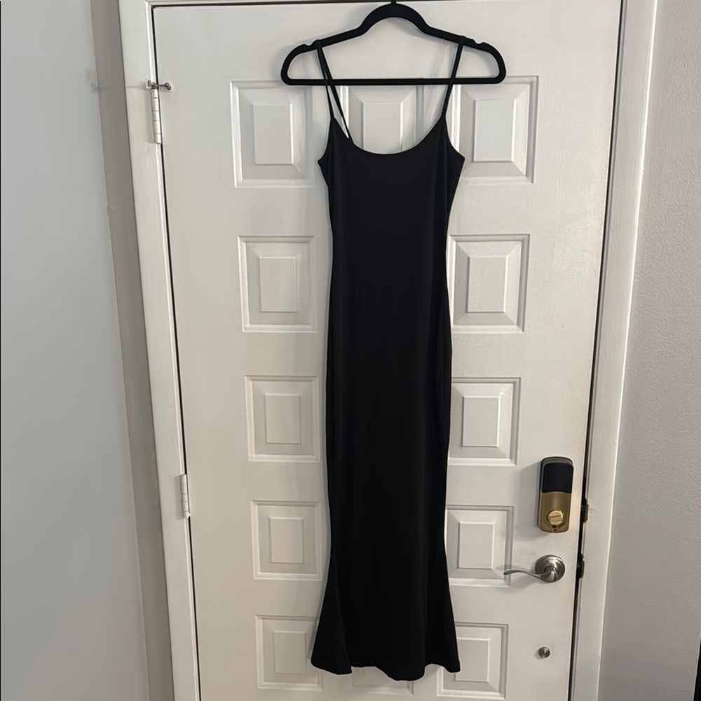 Elegant Black Maxi Dress